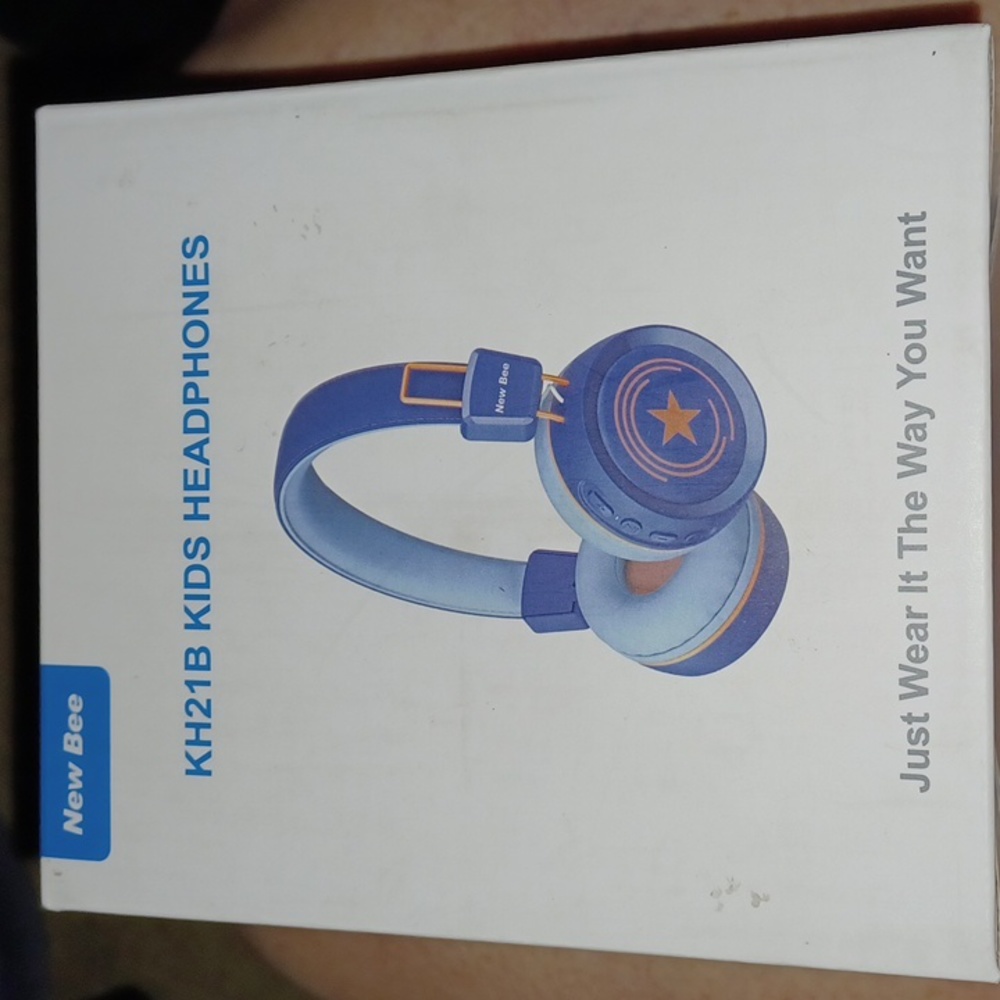 NEW Kids Headphones Bluetooth blue